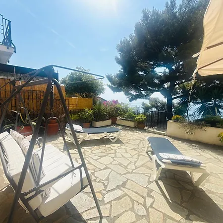 Fronte Mare Con Terrazza Villa