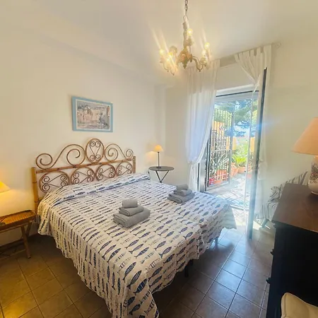 Fronte Mare Con Terrazza Villa
