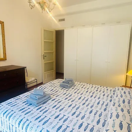 Villa Fronte Mare Con Terrazza